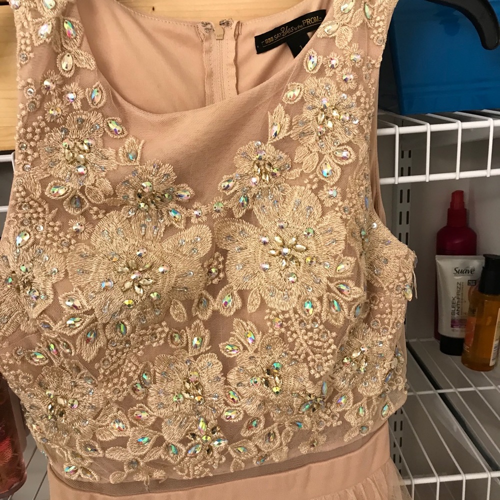 Prom dress - Picture 2 of 8